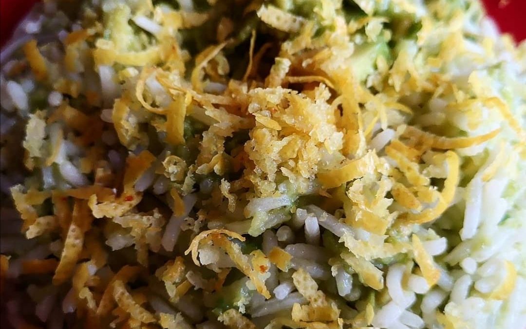 La dieta senza rinunciare ai sapori: riso con avocado e scorza di limone
